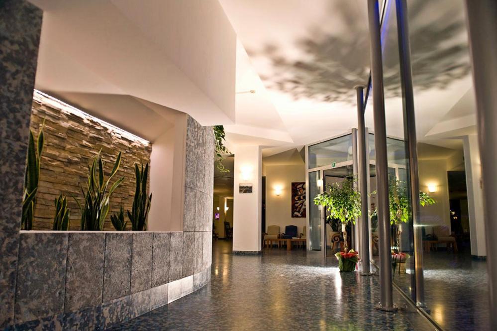 Hotel Leuco' Martinsicuro Exterior photo